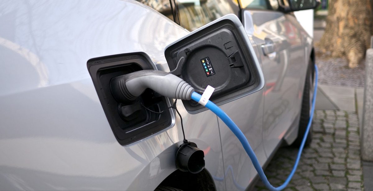 Cuánto cuesta cambiar las baterías de un coche eléctrico?